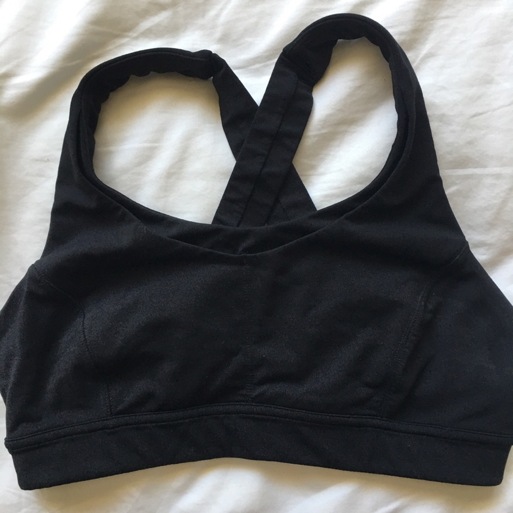 Lululemon black run on sports bra size 6